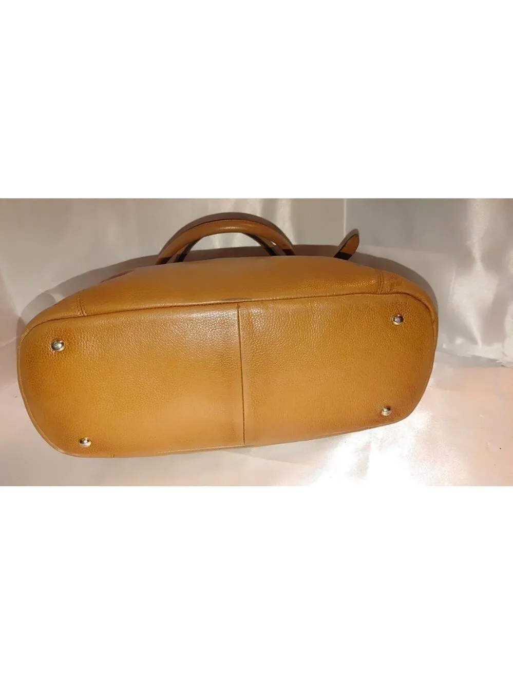 Kattee Pebbled Leather Shoulder Bag